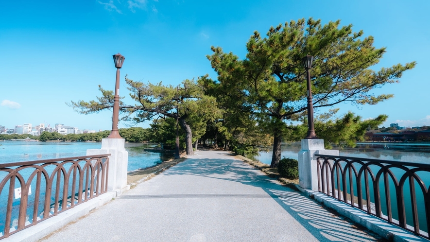 【大濠公園】福岡市中心にある市民の憩いの場。当館より車で10分。