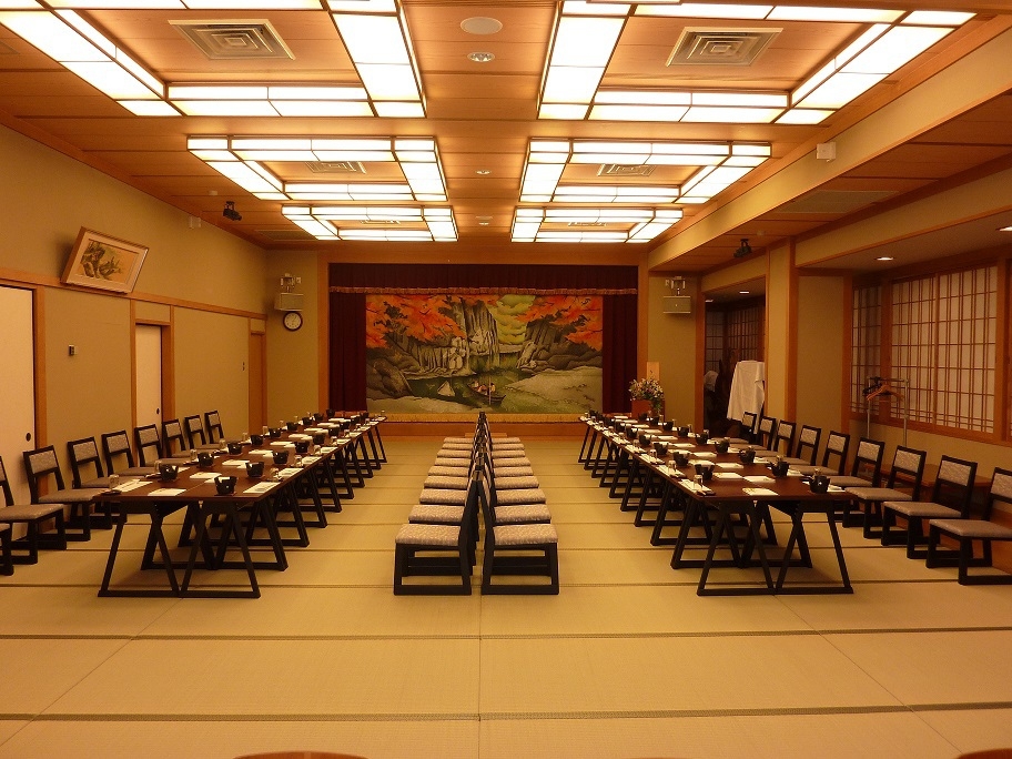 【忘年会2026・10名様〜】宴会2時間＋飲み放題＋セラミック温泉｜個室宴会場貸切