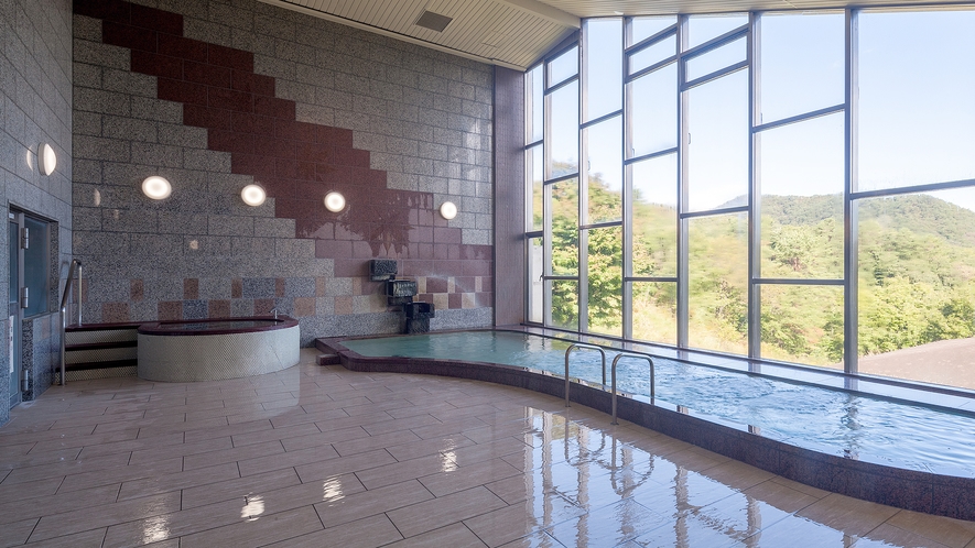 【リニューアル】男湯大浴場　西中国山地の絶景を眺めながらリラックス