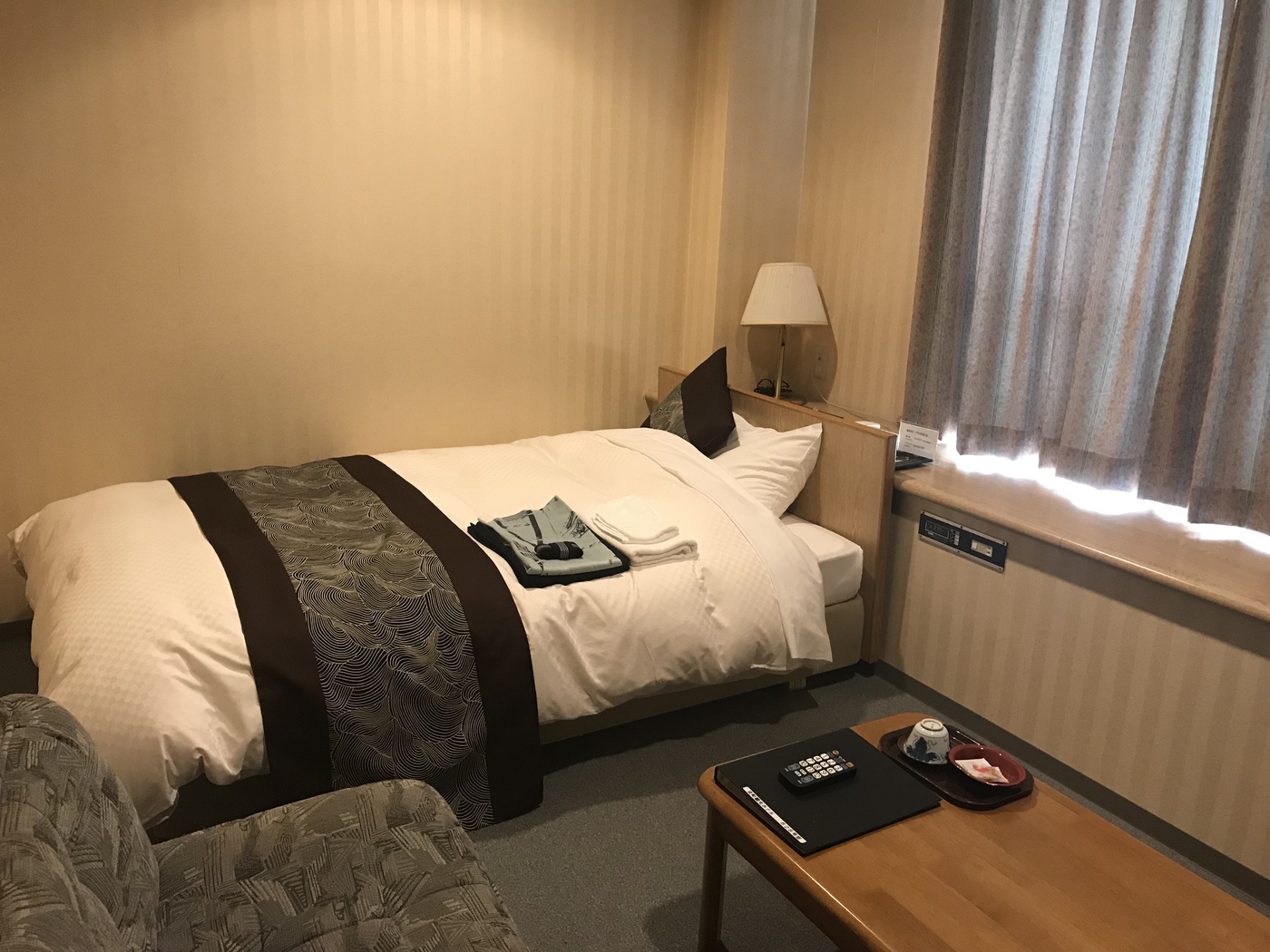 【喫煙可】８８８愛館  シングル　