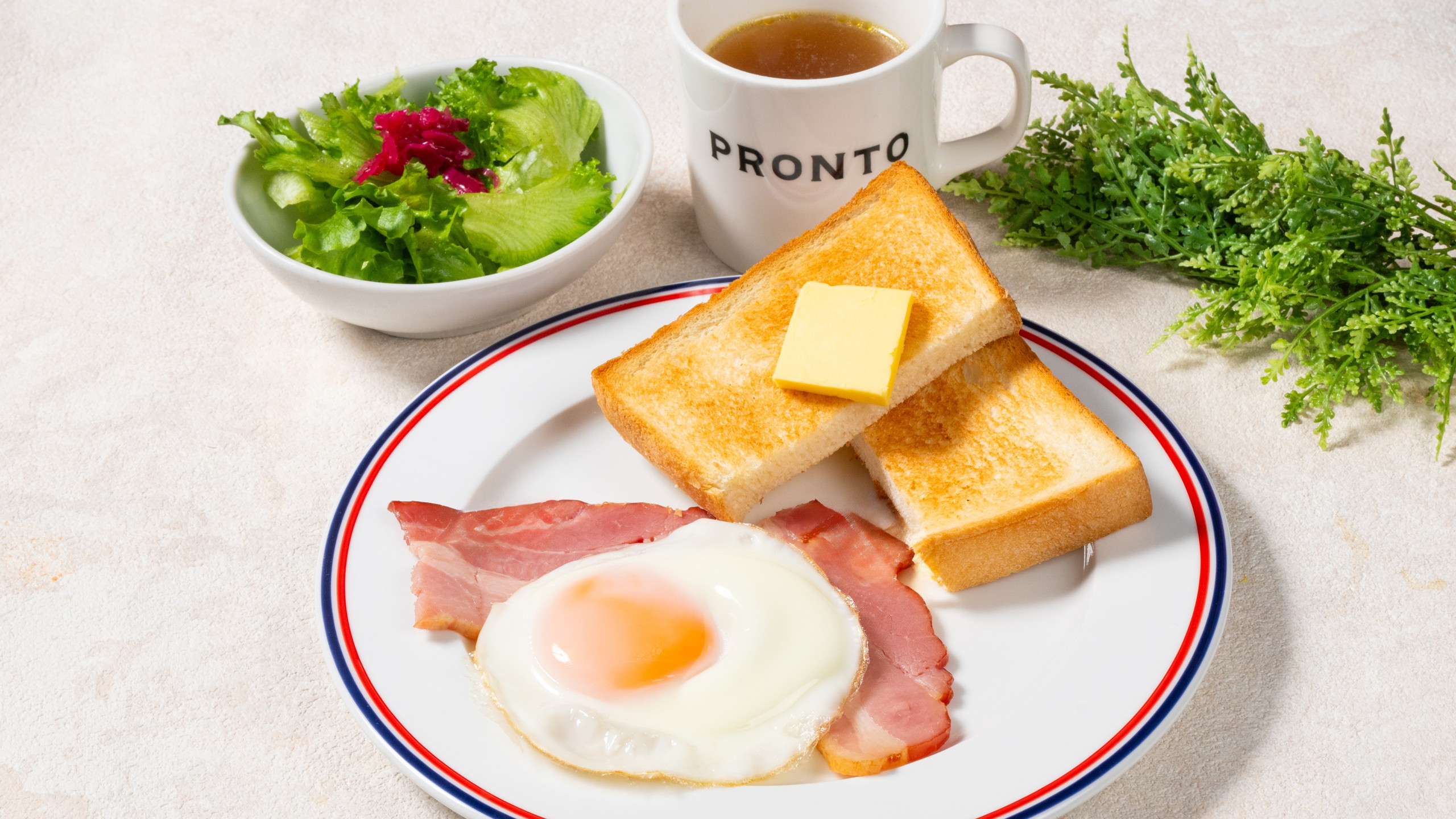 ベーコンエッグ＆トーストセット