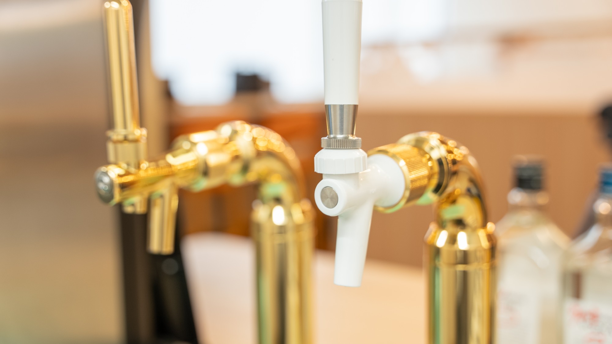 ［バーカウンター］