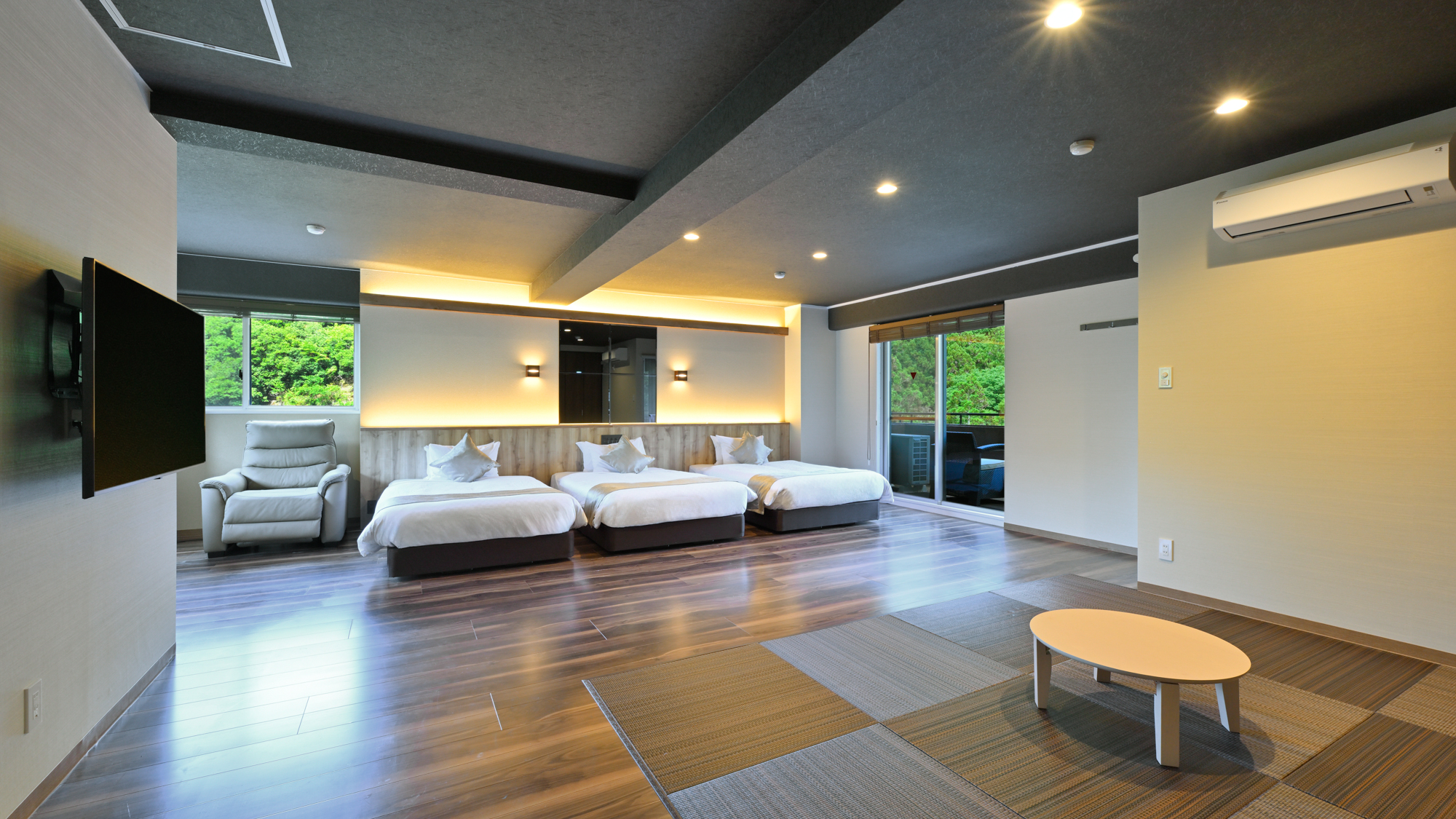 【和モダンスイート和洋室】 専用テラス＆露天風呂付 (70㎡)