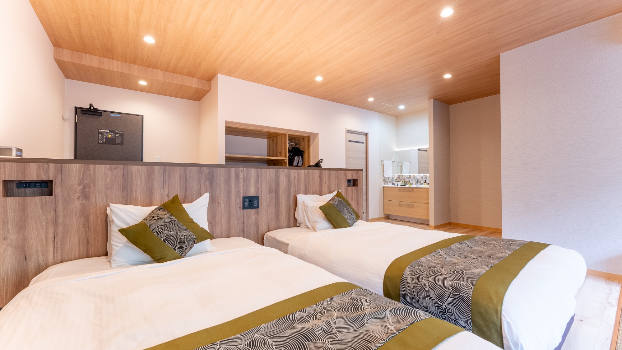 【洋モダンJrスイート和洋室】 専用テラス＆露天風呂付（50㎡）