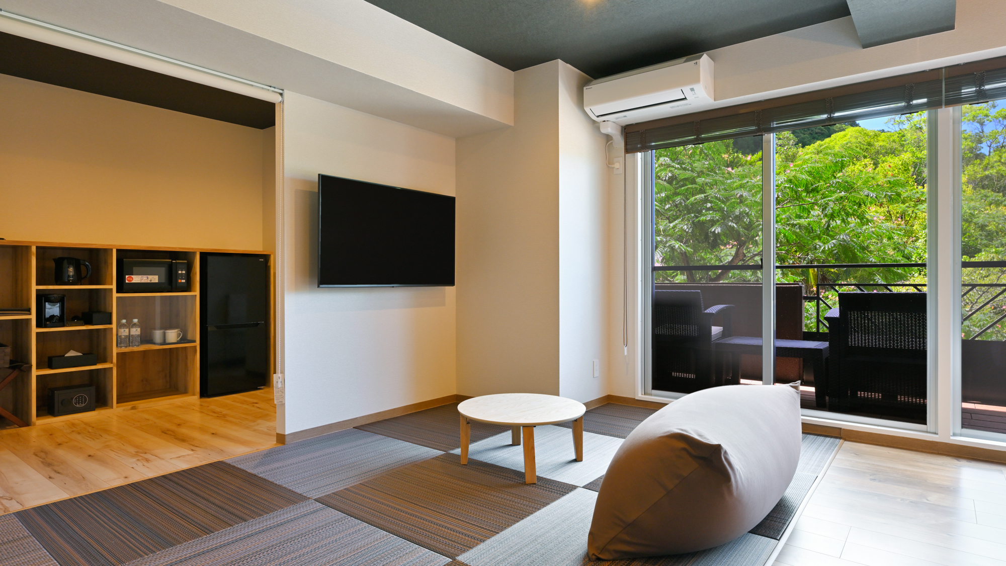 【和モダンスイート和洋室】 専用テラス＆露天風呂付（60㎡）