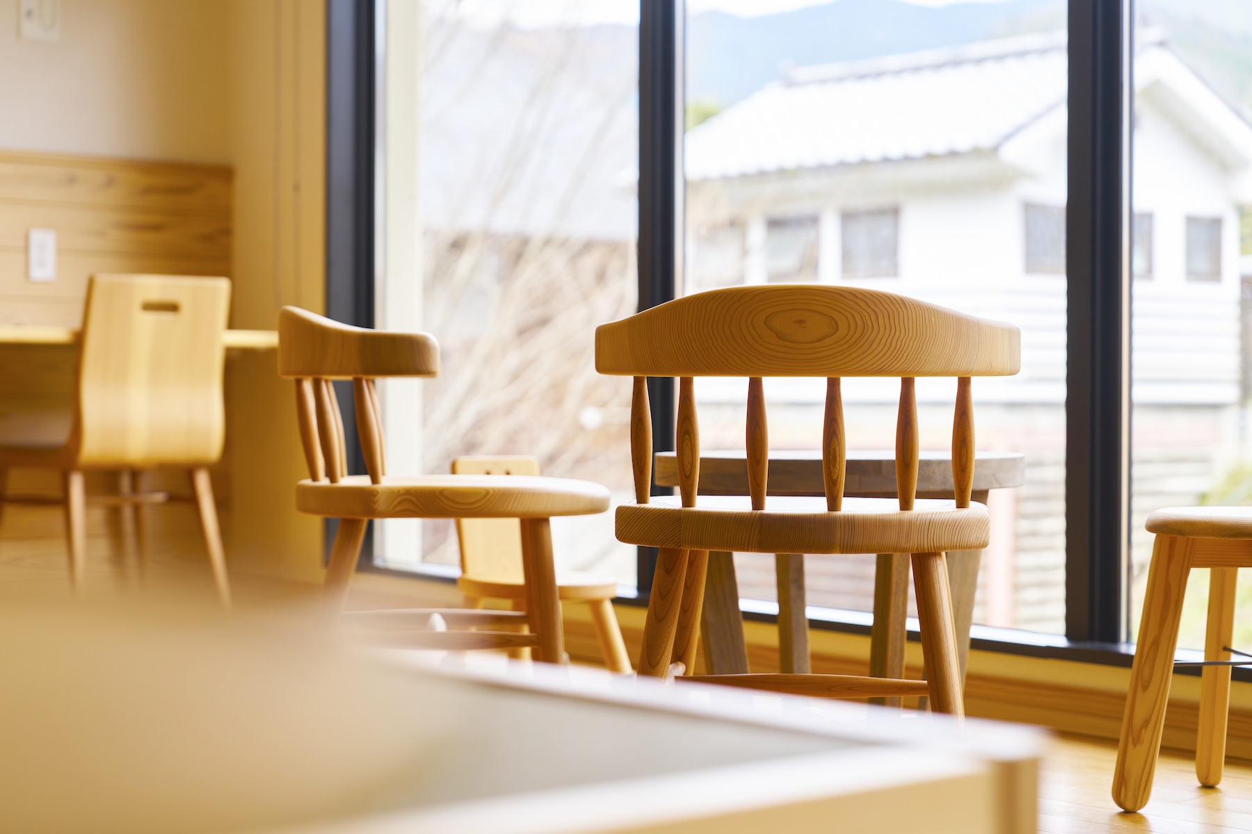 ロビー（木製チェア）