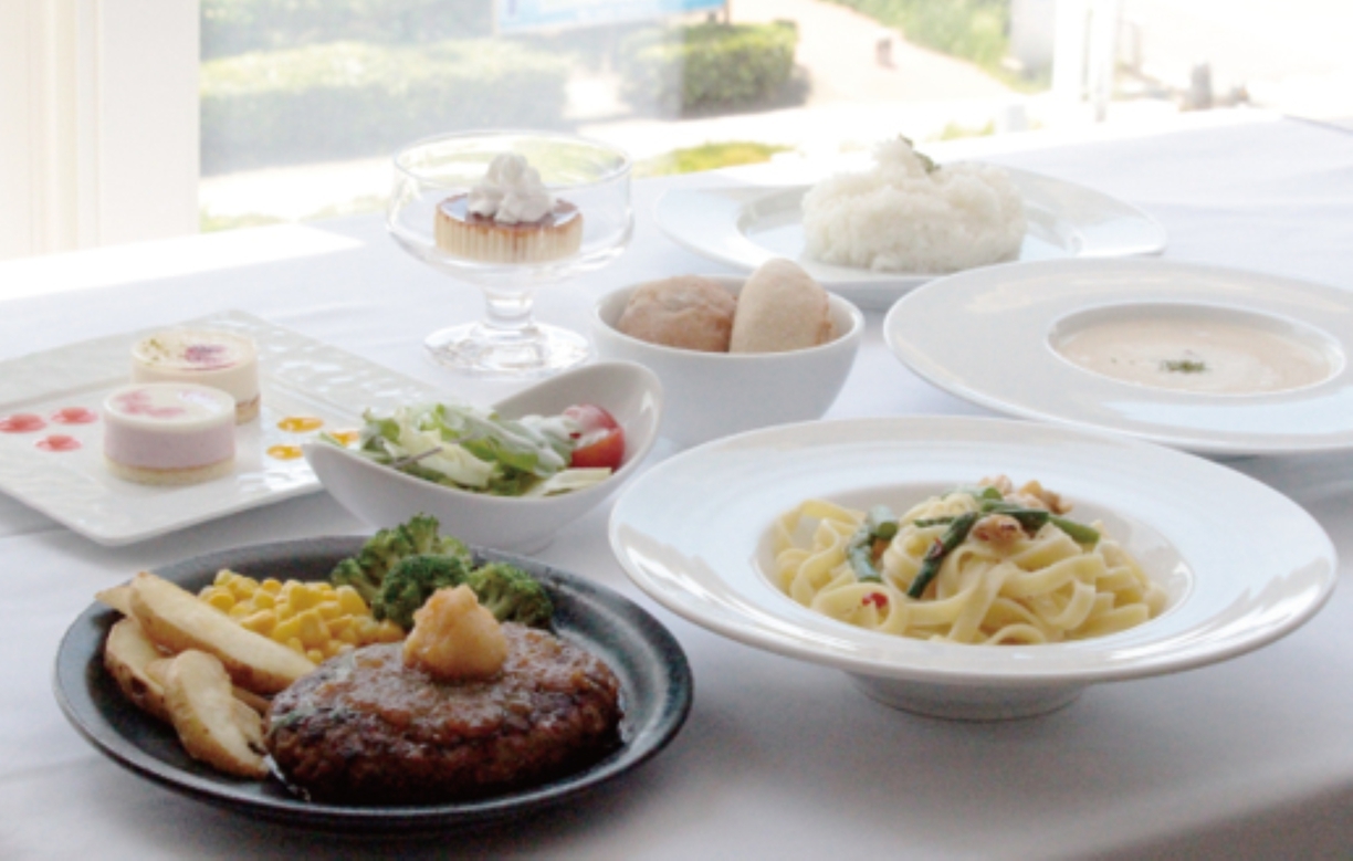 【インルームダイニング/2食付】お部屋でゆっくり贅沢おこもりプラン