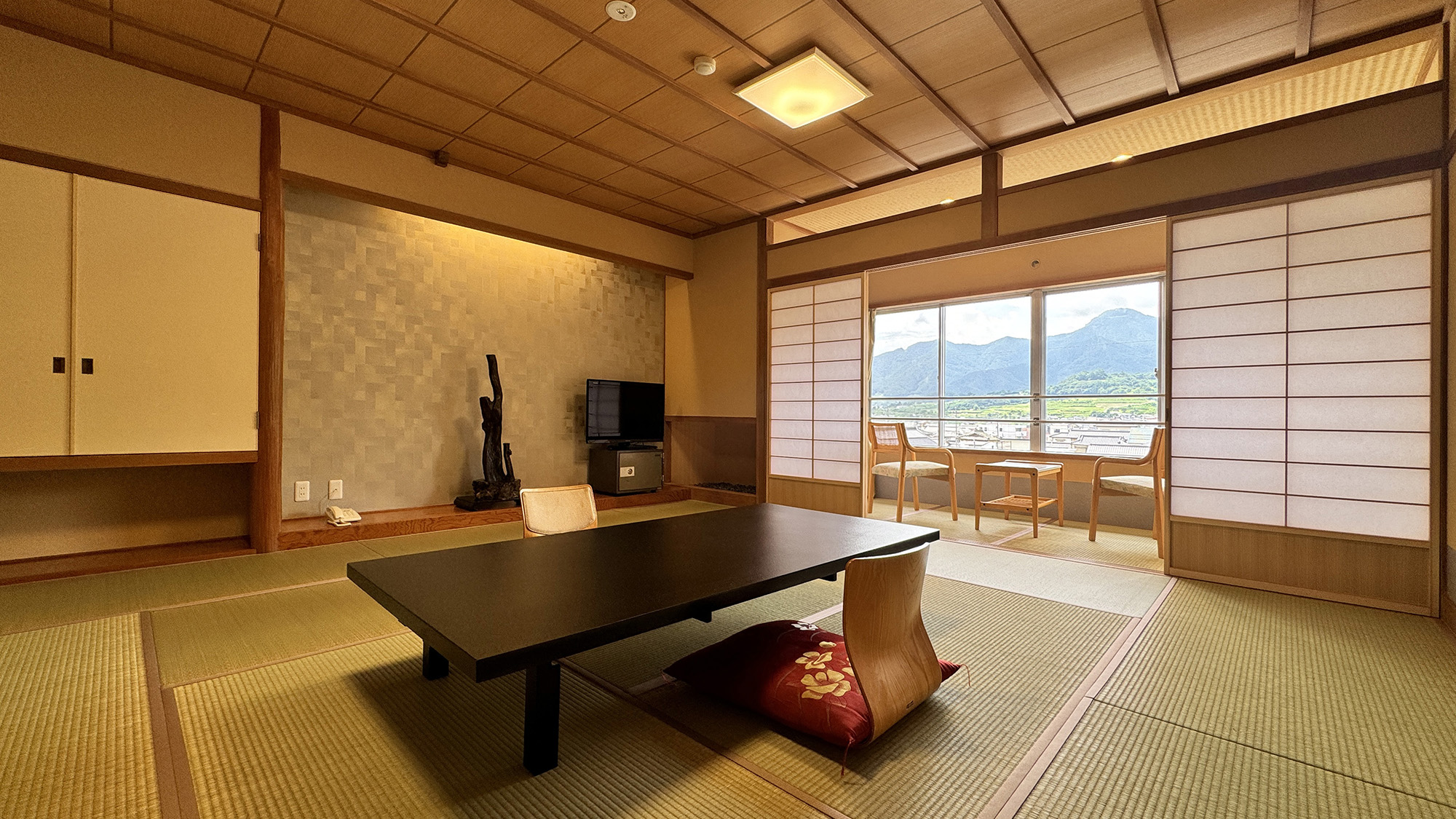 リニューアルした12.5畳～16畳のお部屋です