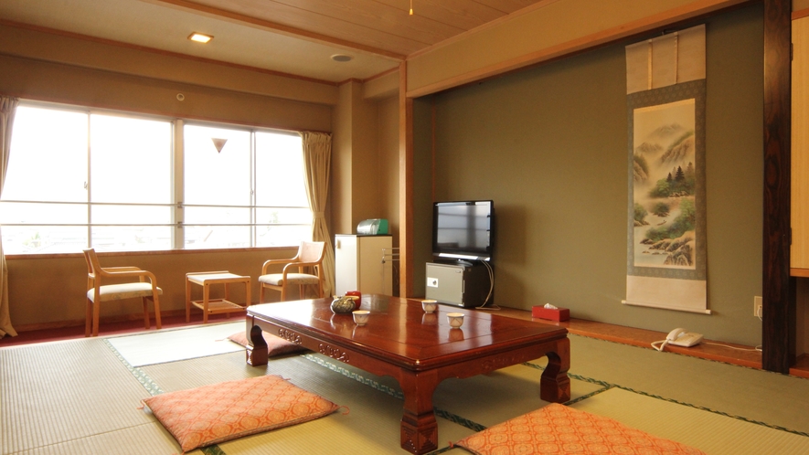 ■和室12.5畳～16畳　―2～6名様用―　当館では心安らぐ和室タイプのお部屋をご用意しております。