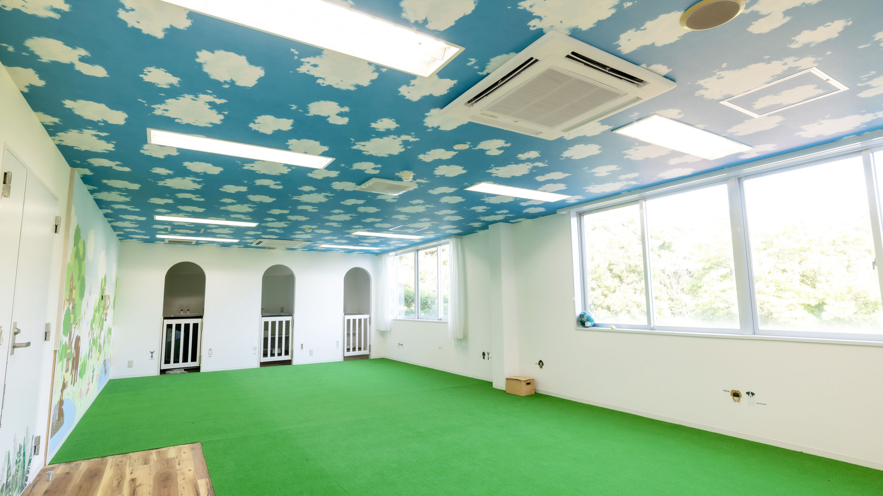 室内ドッグラン※わんちゃん用シャワー完備