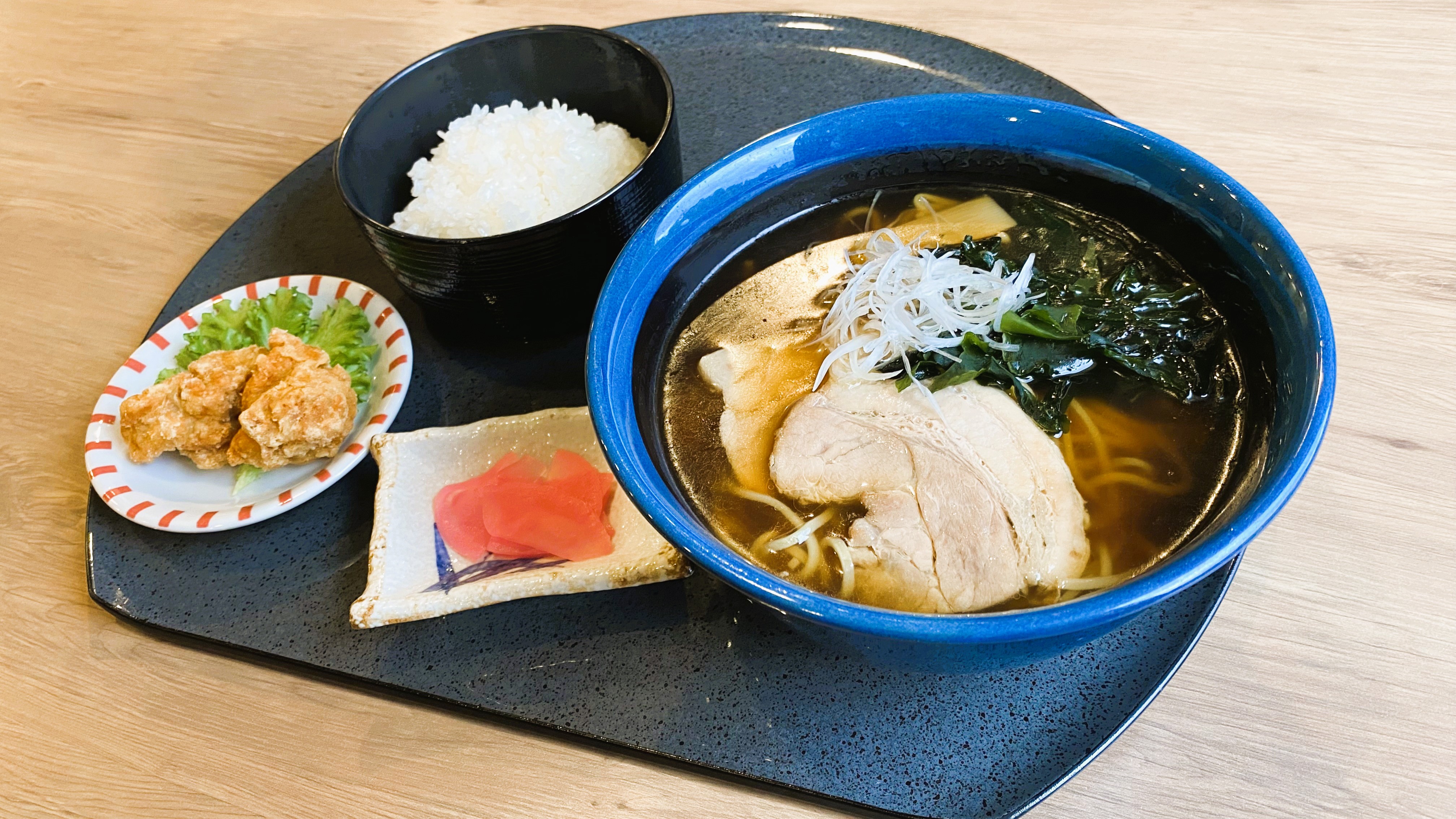 夕食　日替わり定食の一例