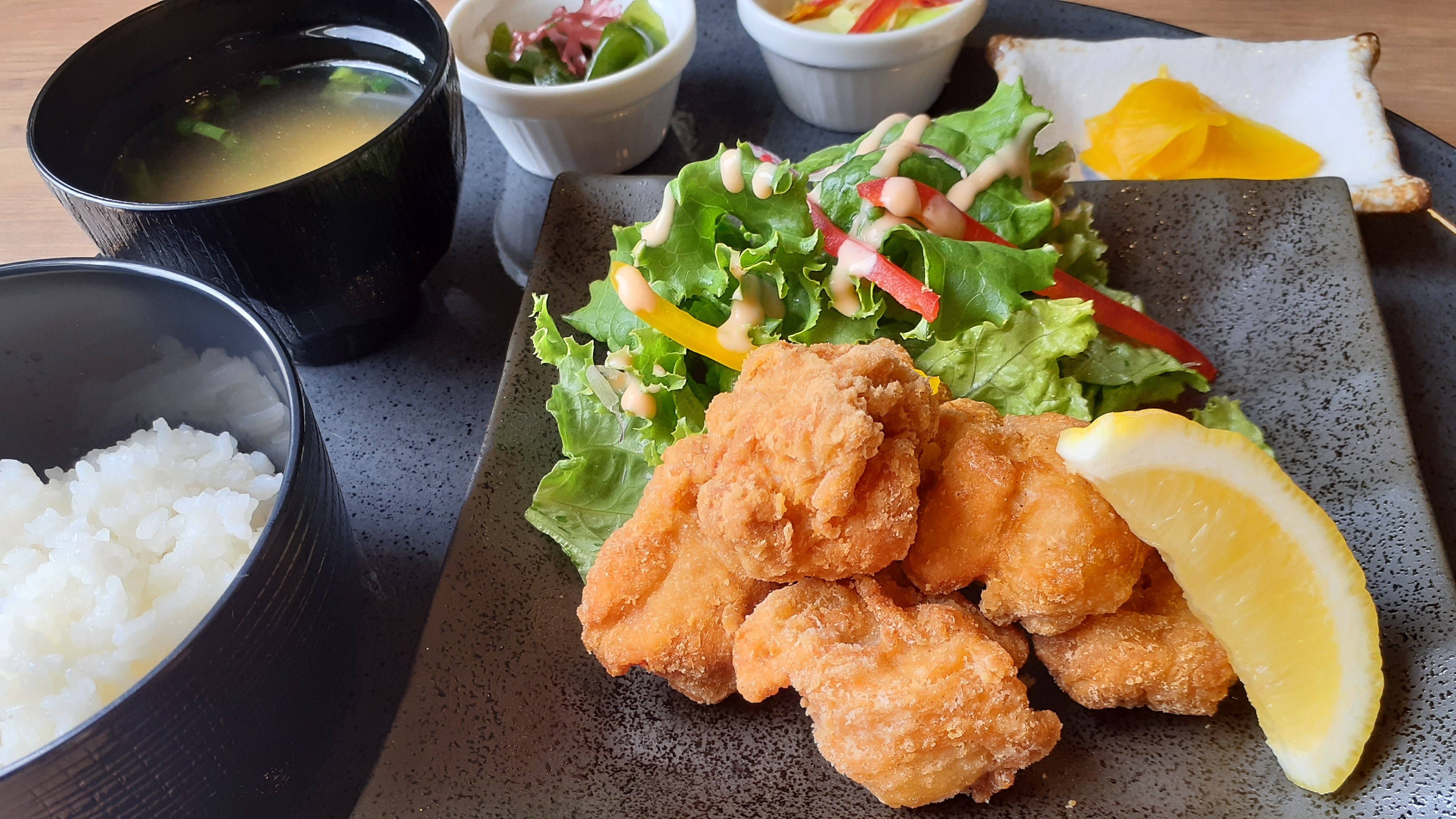 夕食　定食の一例