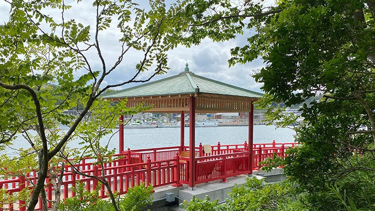 神明崎　浮御堂