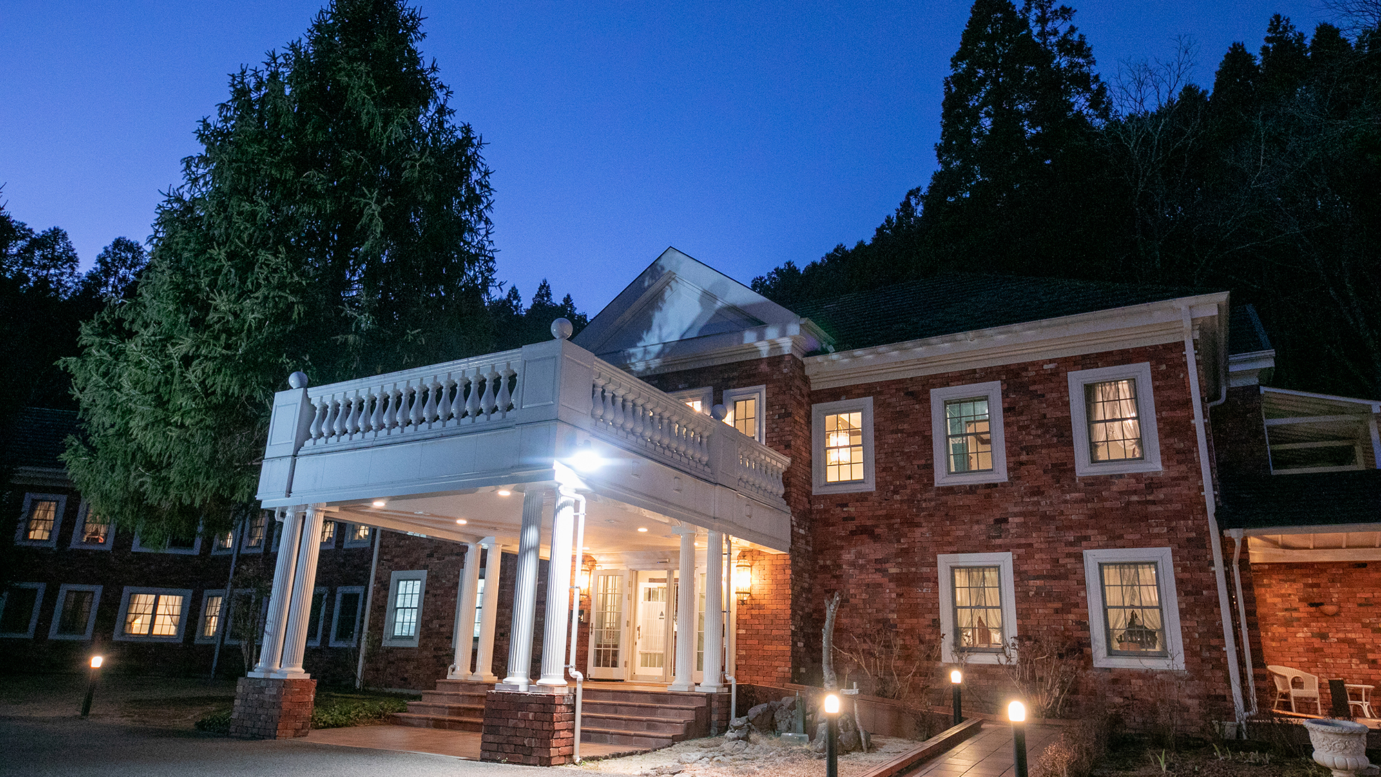 【外観】夕暮れ時