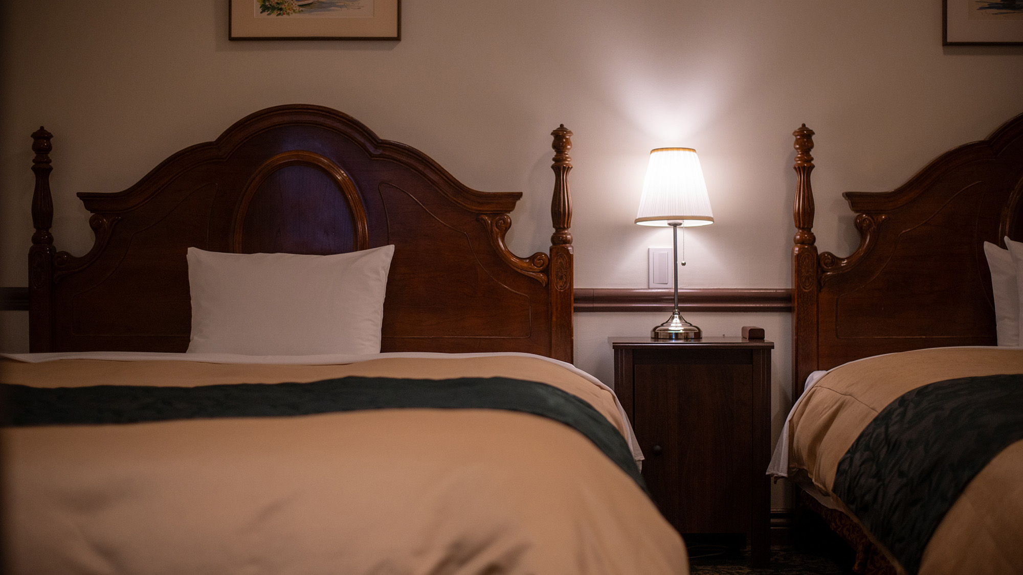 【フォース】落ち着いた雰囲気のベッドルーム