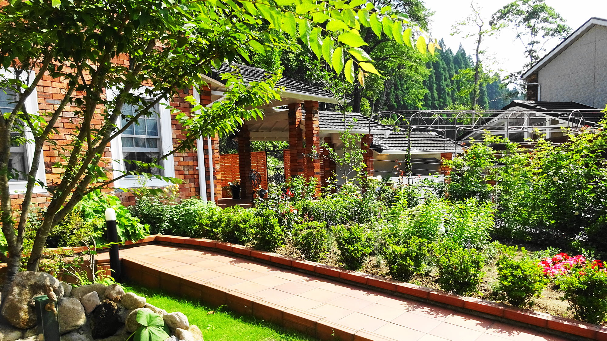 【ホテル前】可愛いフクロウの水汲み場