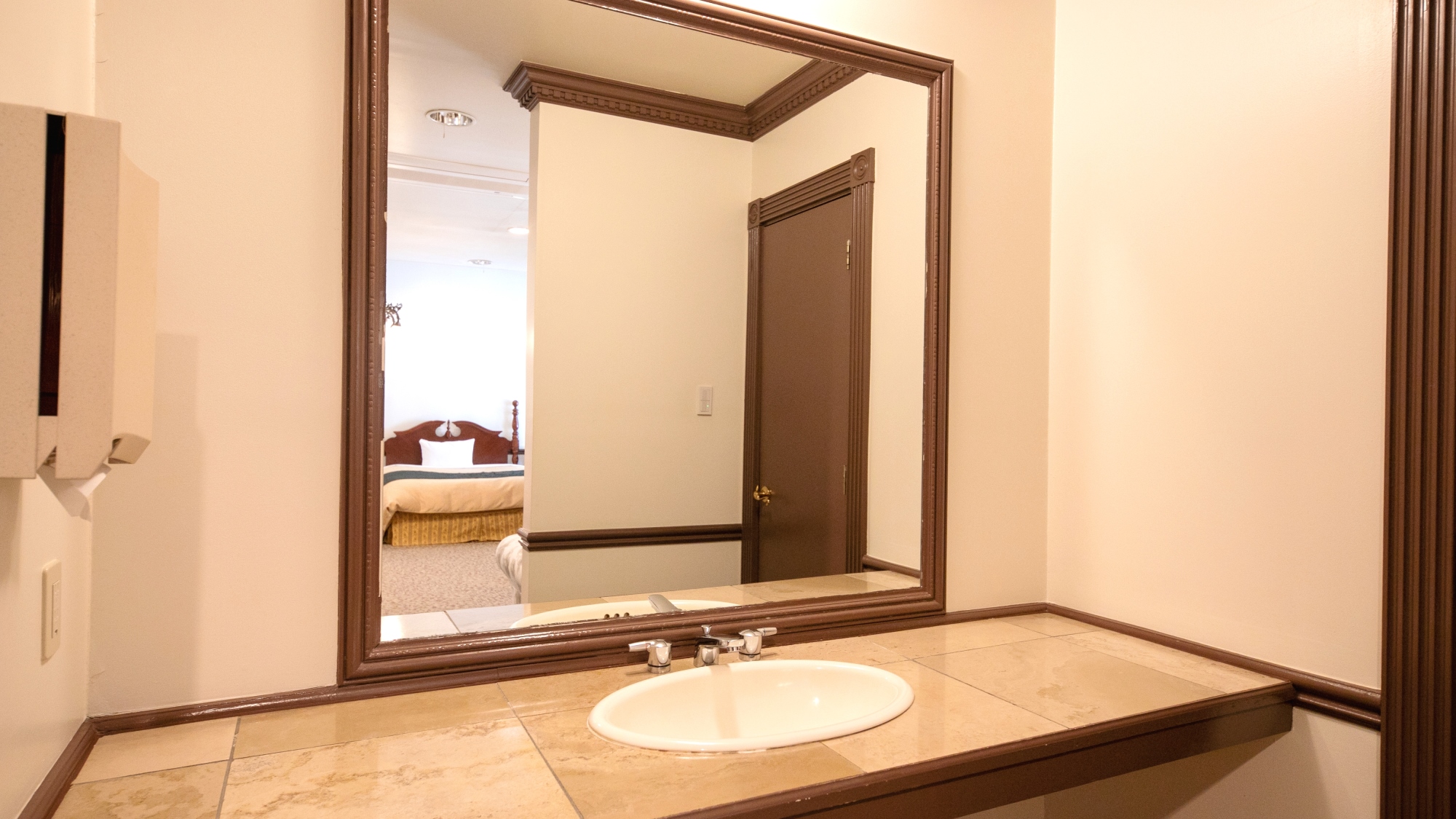 【デラックスツイン】ゆったり使用できる洗面スペース