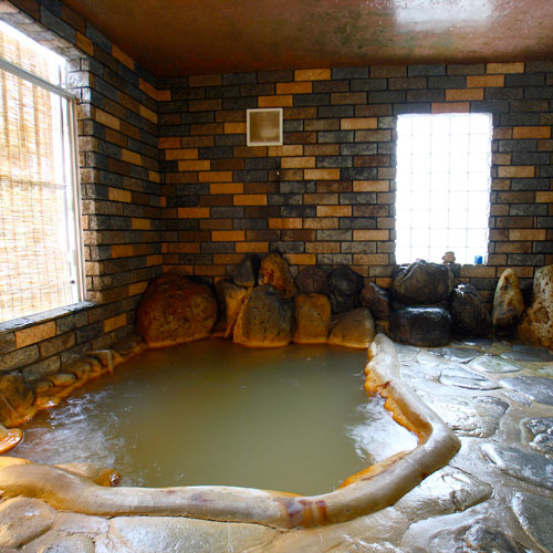 【離れ岩風呂(混浴)】7:00~18:00は貸切も可能です。※冬季利用不可