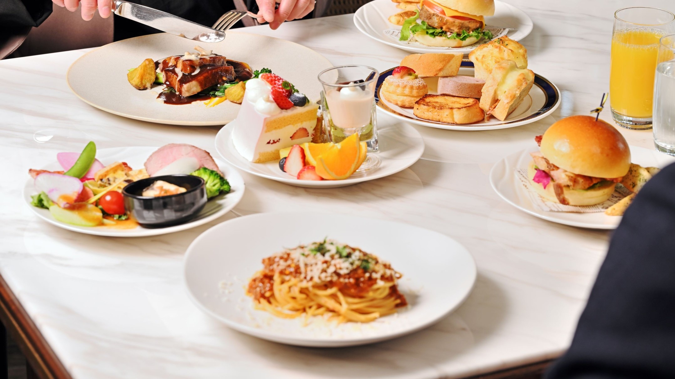 （お日にち限定）選べるメインプレート♪洋食ディナーブッフェ付きプラン