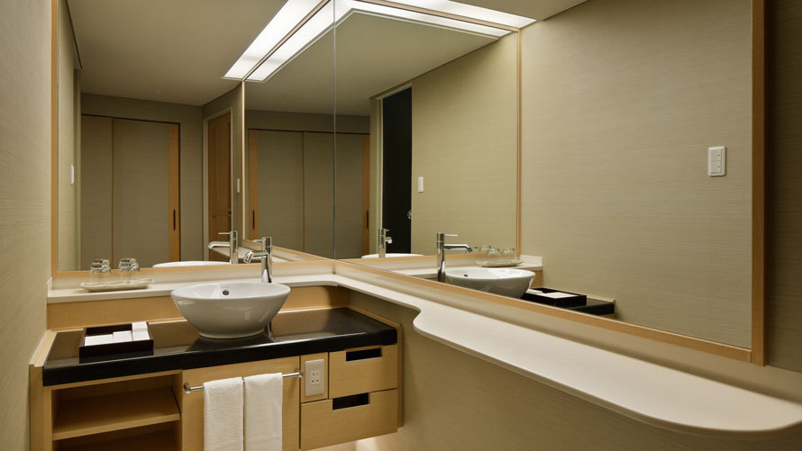 クラブツイン Aタイプパウダールーム 8階