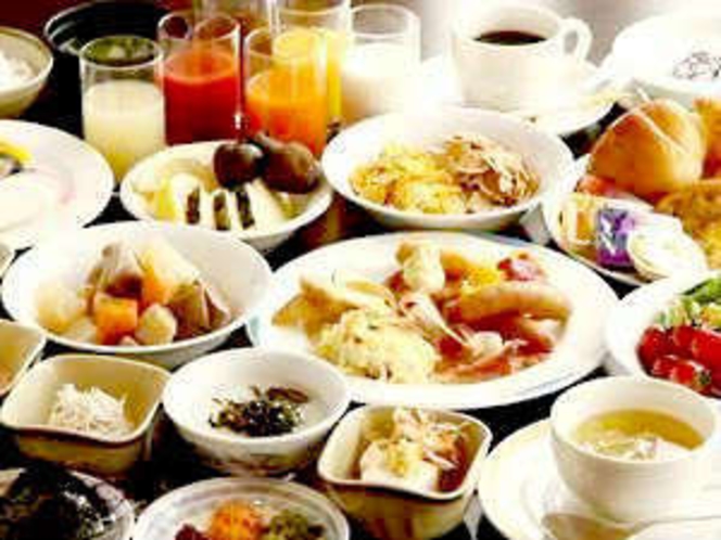 ■朝食；朝はパンにジュースで洋風にいかがでしょうか？　違った楽しみがあります。