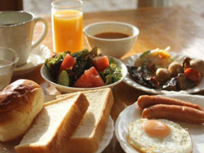 ■朝食；　和洋３０種類の朝食をご提供予定