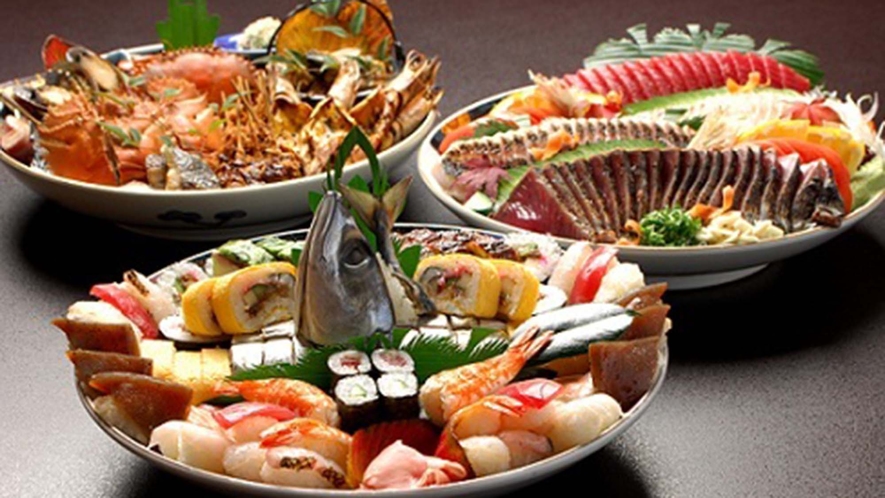 ・【皿鉢料理】山海の旬の料理を大皿に盛り合わせた高知の郷土料理