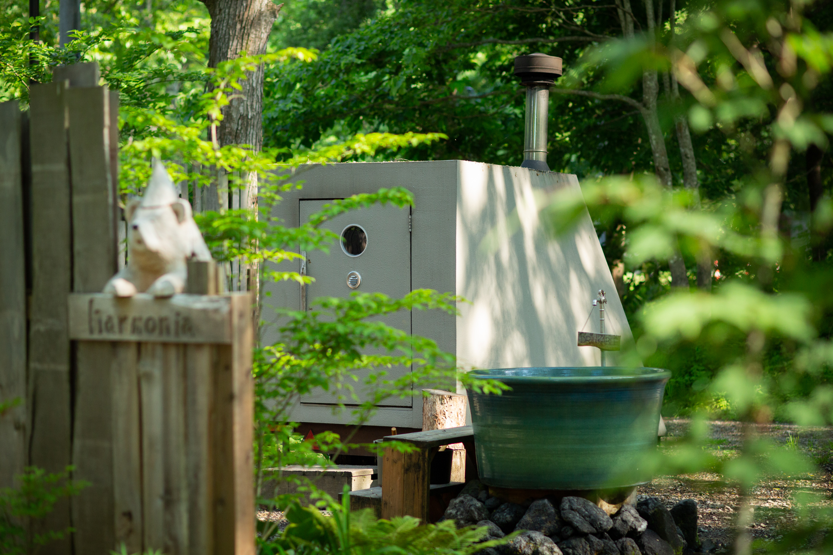 Swallow専用サウナ ハルモニア サウナ、水風呂外観