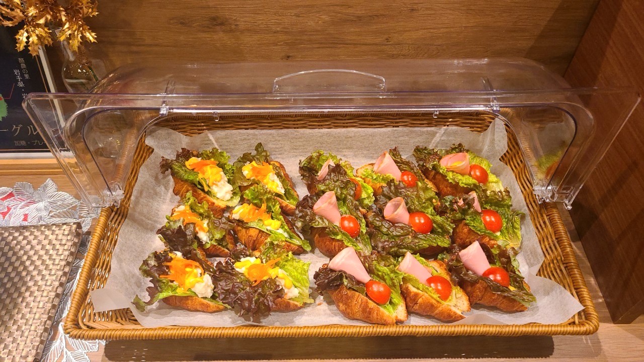 朝食メニュー　（イベントメニュークロワッサンサンド）一例