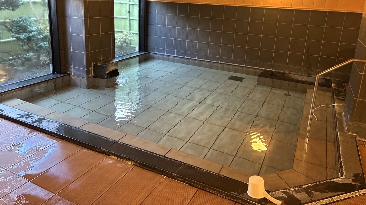 男性大浴場　浴槽