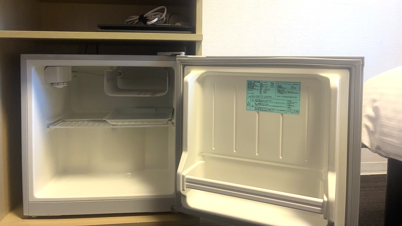 客室備品　冷蔵庫