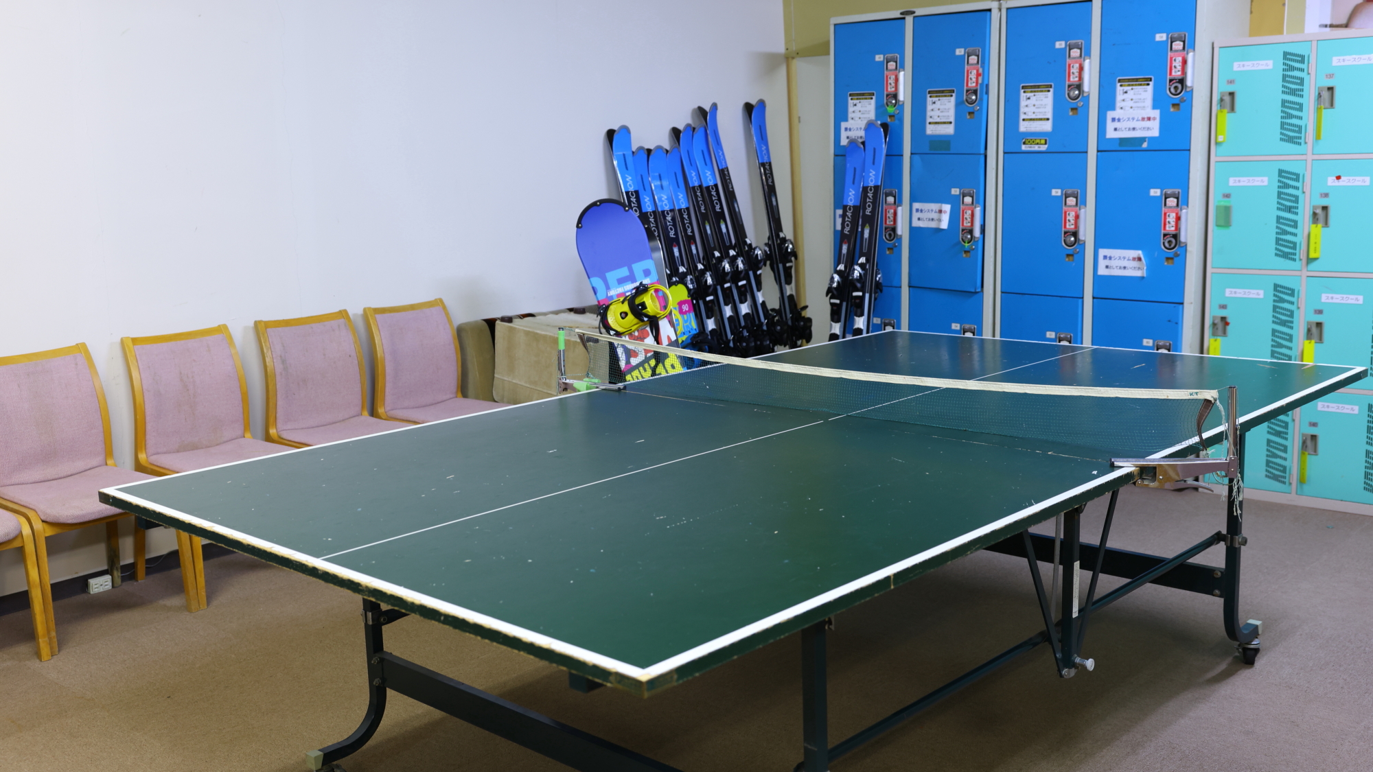 地下1階　待合室