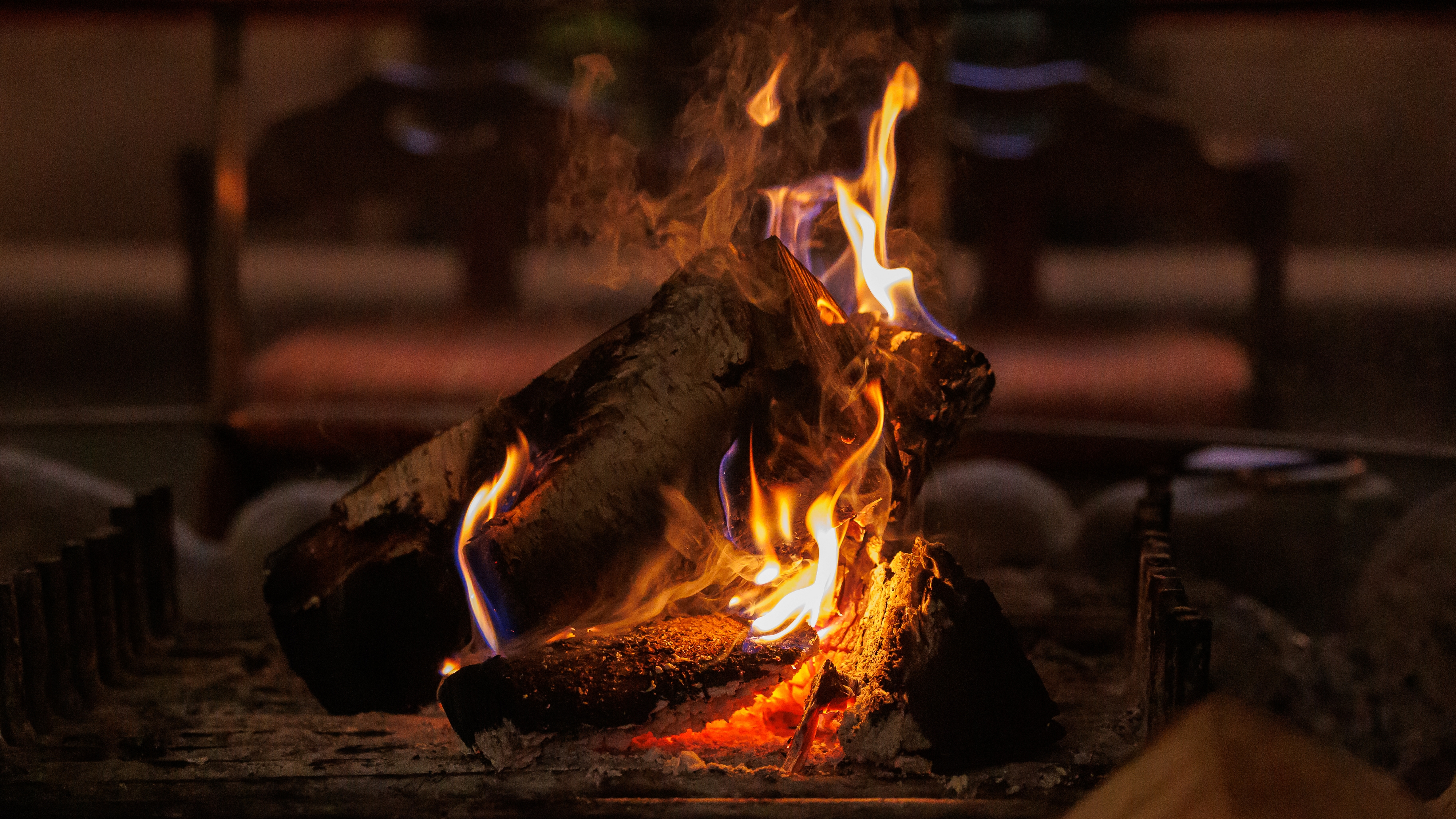 パチパチという音を聞きながら流れる暖かな時間