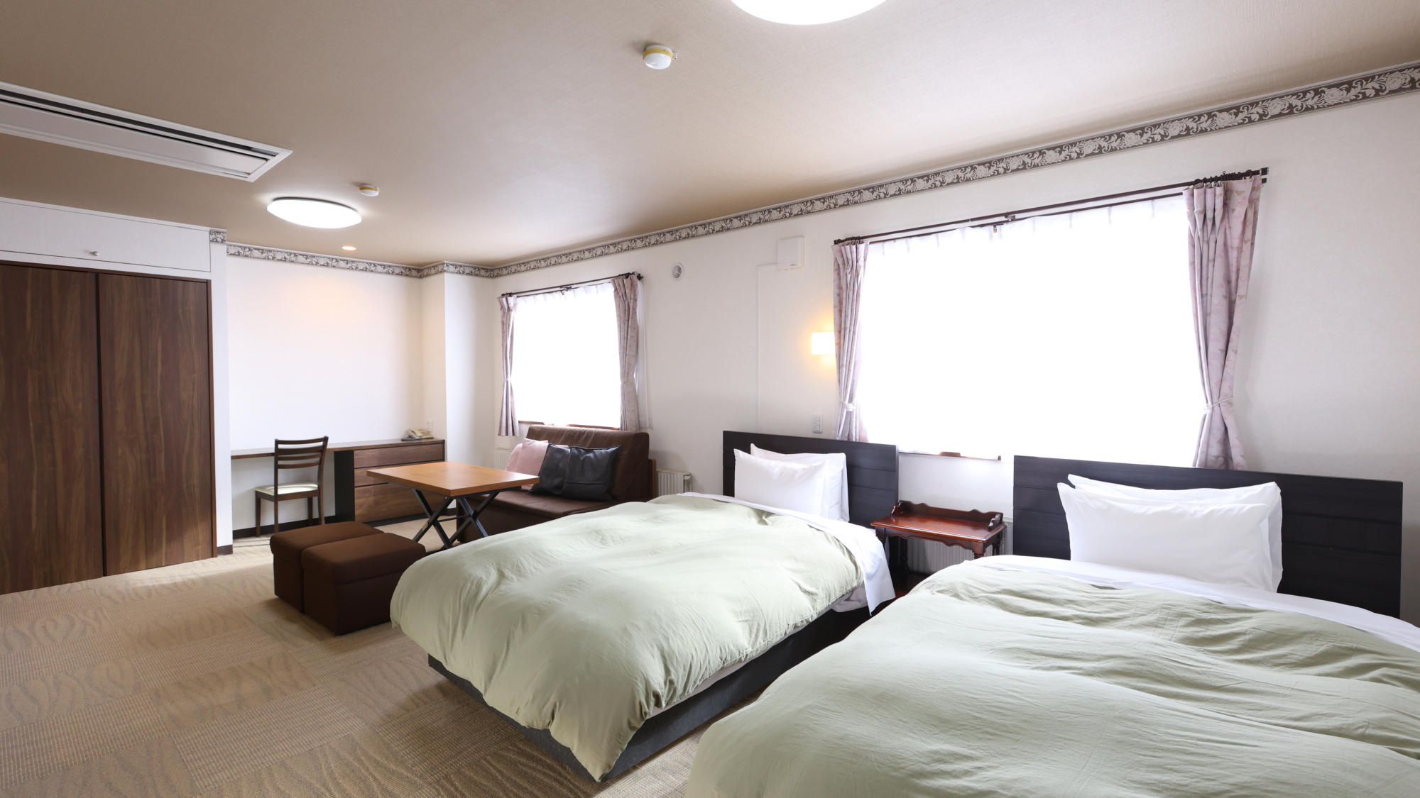 コンドミニアム 2～4名／禁煙