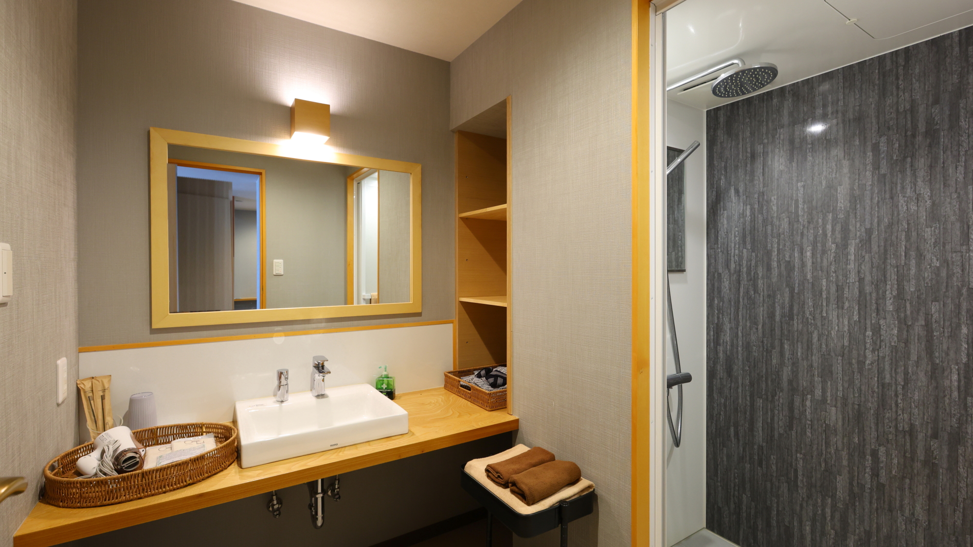 ラージツイン洋風 2～4名／禁煙