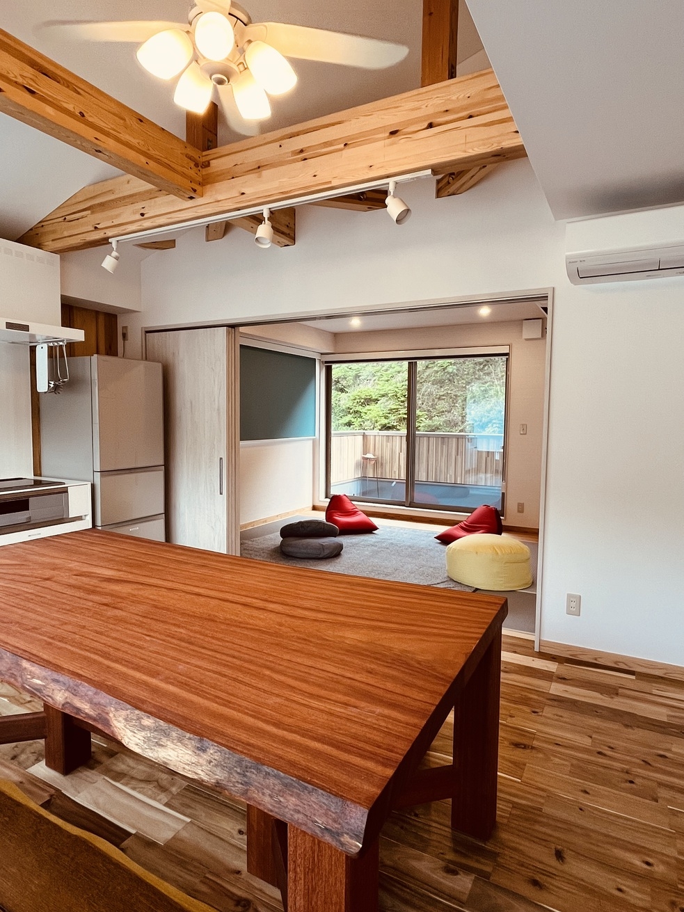 Attic 夏休み！６２㎡ ！ビーチへ歩５分！グループ旅行大歓迎！BBQ人気！海グッズレンタル無料！