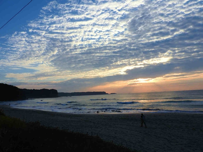 入田浜と朝日