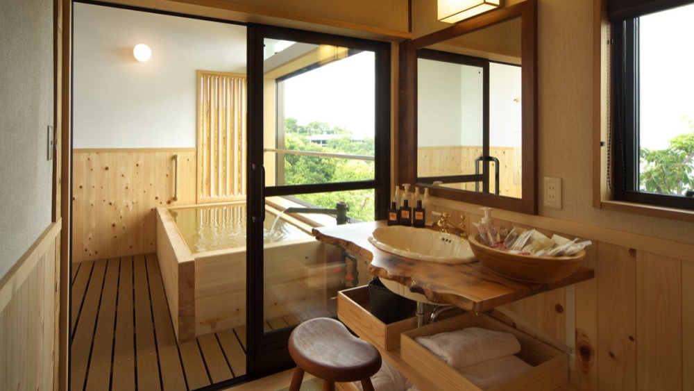 【別邸 かえで】部屋の梁の木組みの美しさ 個室露天風呂