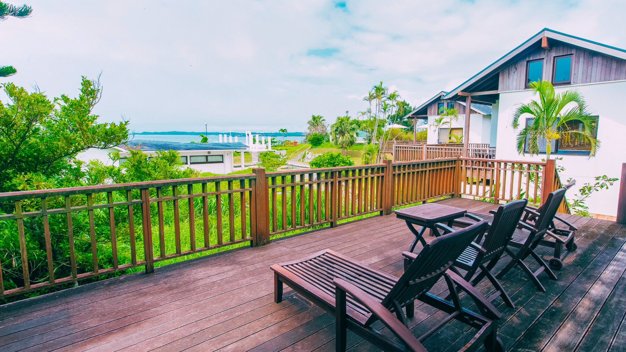 オーシャンヴィラ ＜海側　ツインベット テラス付＞