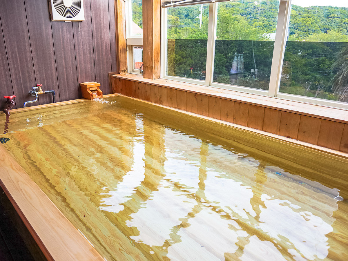 開放感たっぷりのオーシャンビューの大浴場で、下田の天然温泉をゆっくりとご堪能ください。