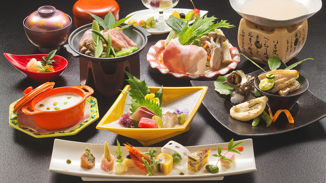 【街並み側の客室で、おてがるステイ♪】〜日本海×季節の食材を使った「旬の和会席」〜