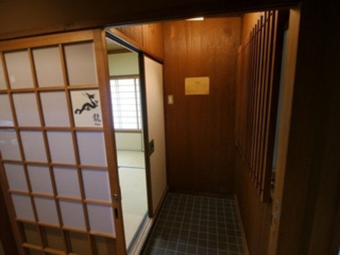 13畳和室(バス・トイレ共用)