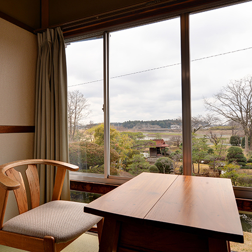 *【和室/6～8畳】お部屋からは移り変わる庭園の四季をご覧頂けます。