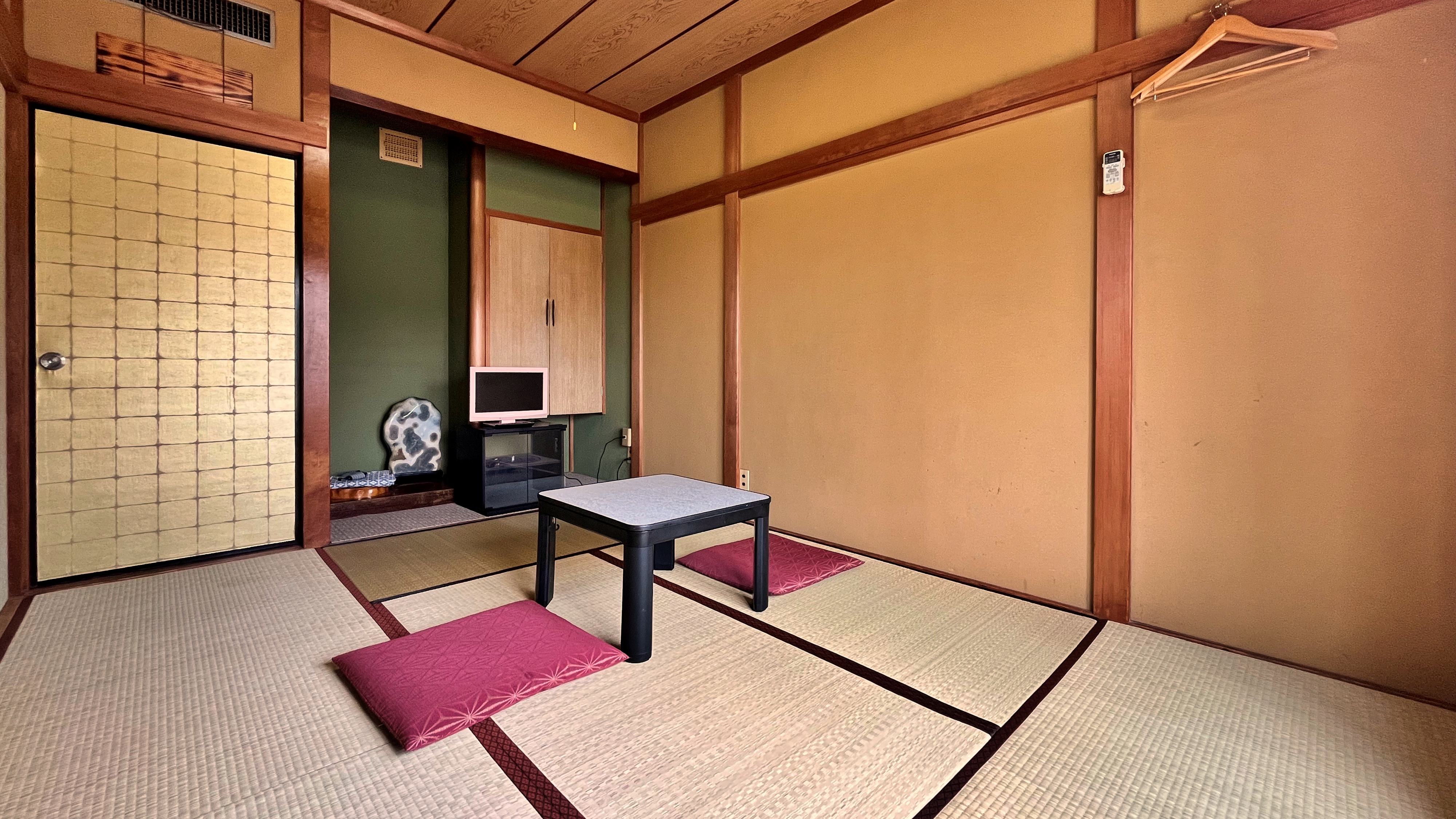 本館 和室6畳 *