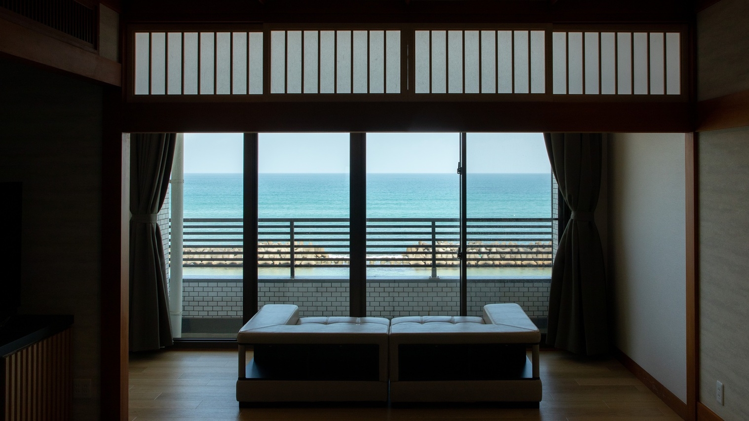 【心躍る海・山の幸】玄界灘直送！天然魚の姿造り＆国産牛80gの陶板焼き！名物・旬魚のしゃぶしゃぶも