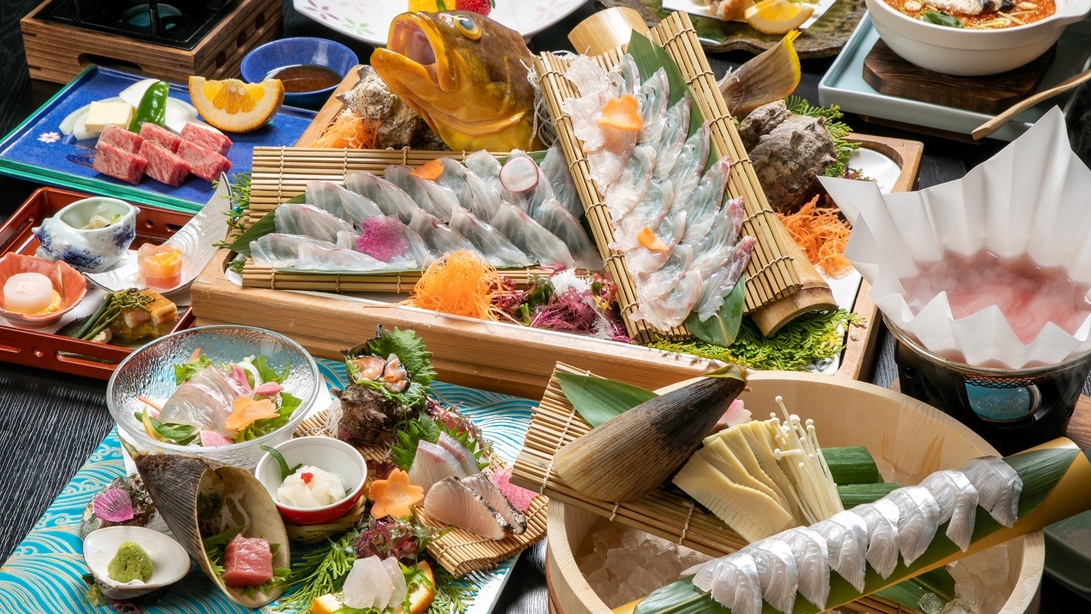 【心躍る海・山の幸】玄界灘直送！天然魚の姿造り＆国産牛80gの陶板焼き！名物・旬魚のしゃぶしゃぶも