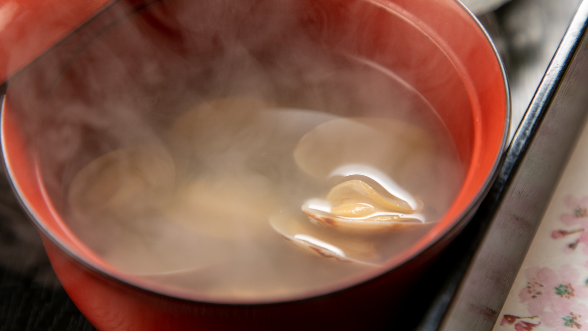 【ご朝食】1日のはじまりに滋味あふれる朝食を。ホッと落ち着く和定食をごゆっくり。