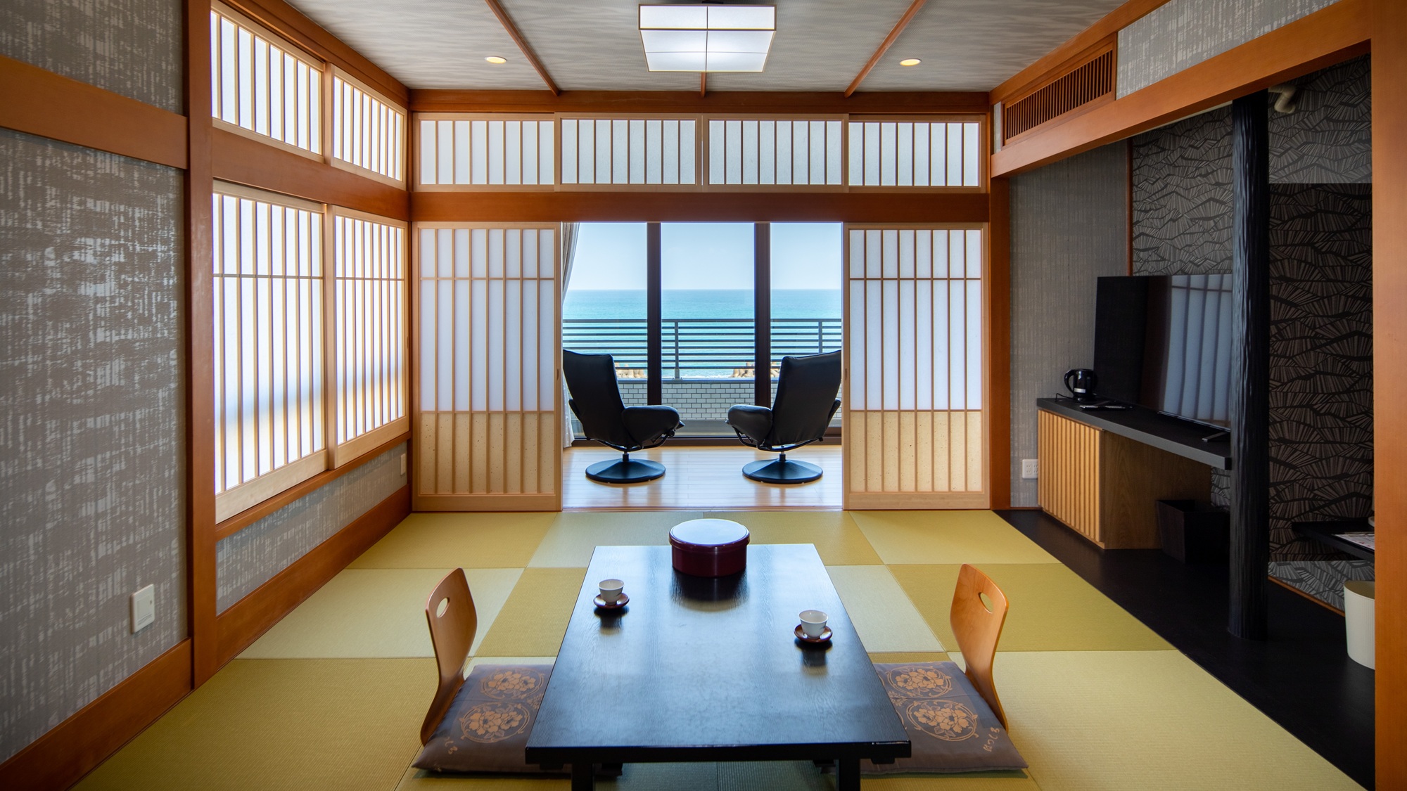 【オーシャンビュー◆和室10畳】全室オーシャンビュー！海と空に囲まれた絶景と寛ぎの客室。