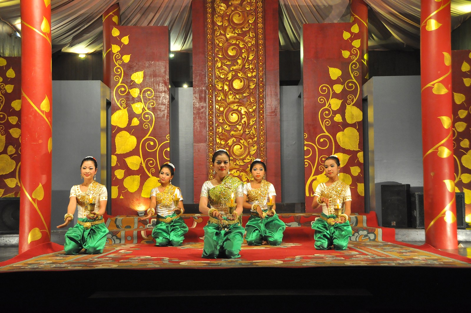 アプサラロイヤルバレエパフォーマンス