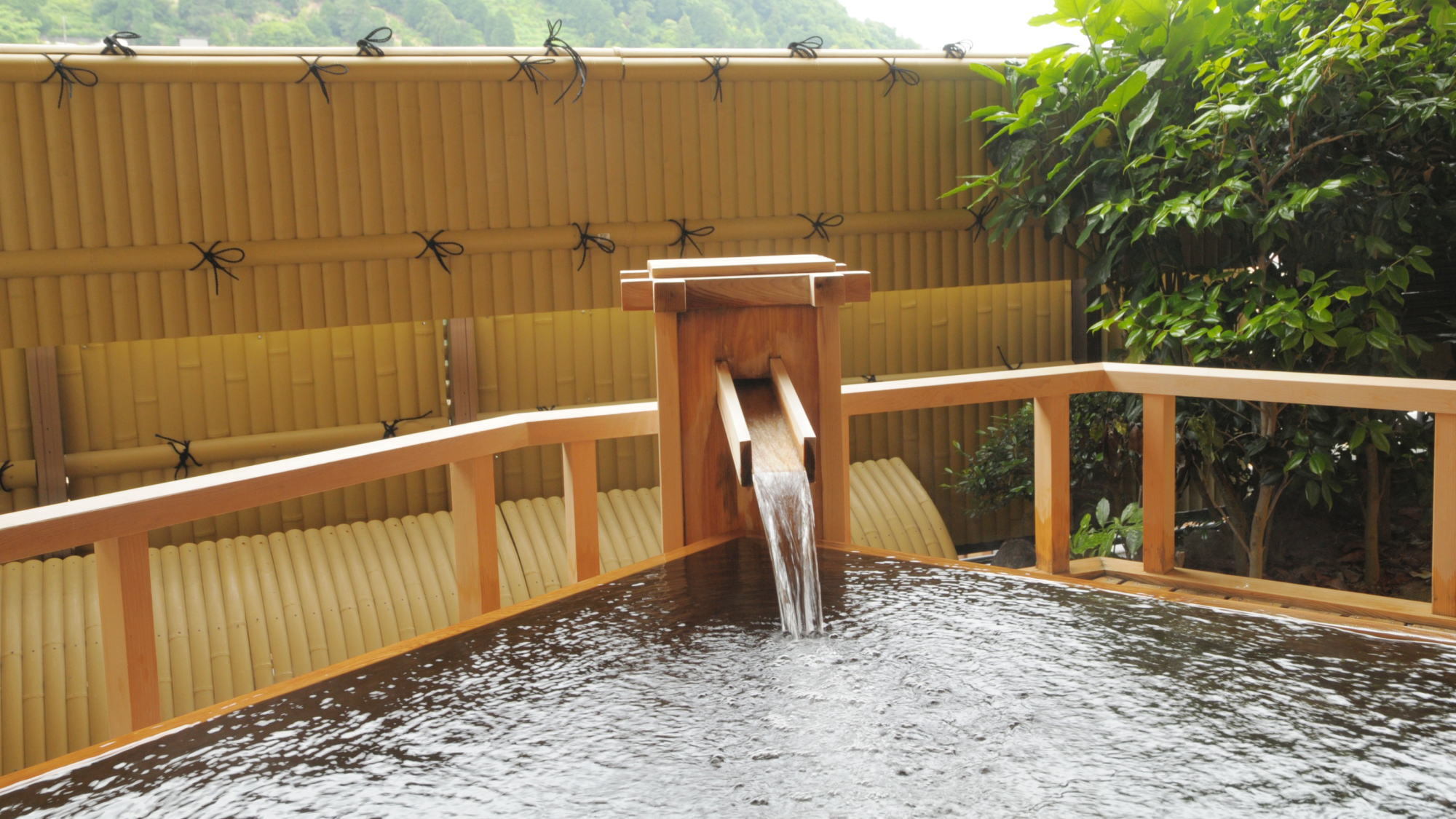 【お食事無し】イン２１時まで！気軽に泊まってかけ流しの温泉を満喫♪自由時間たっぷり「素泊まりプラン」